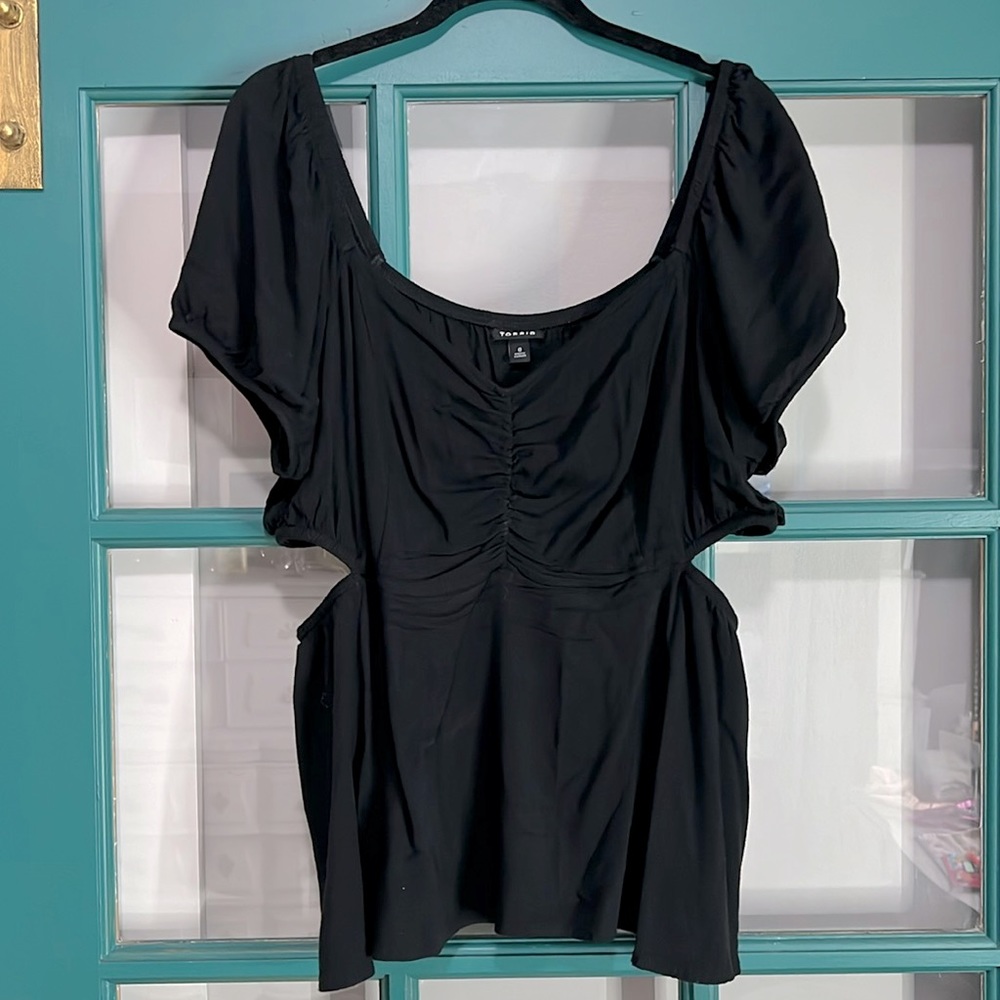 EUC Torrid Key-Hole side Peplum Blouse 0/L